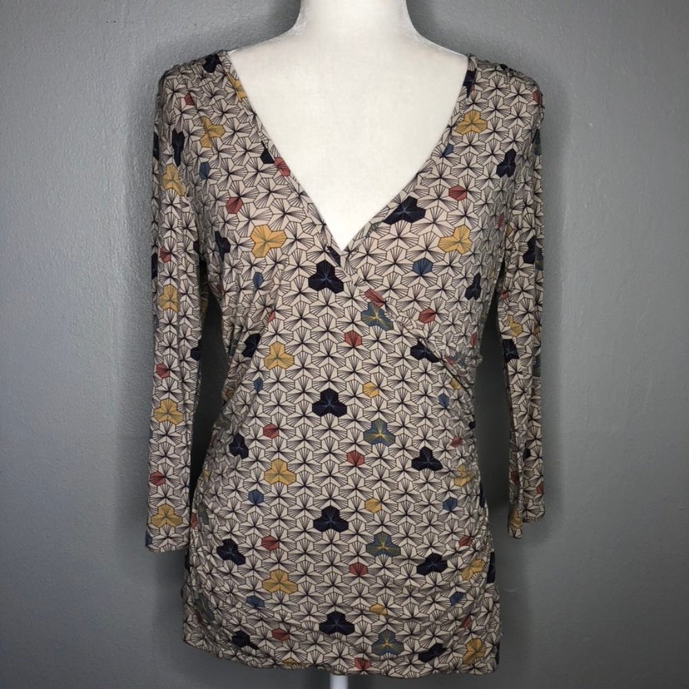 Lily & Me Faux Wrap Ruched Geometric V-Neck Top